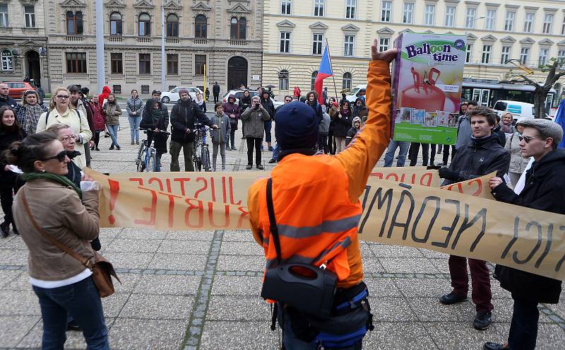 Demonstrace za nezávislost justice v Olomouci, 13. 5. 2019