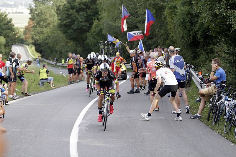 Cyklisté na závodu Czech Cycling Tour absolvovali úvodní týmovou časovku v okolí Uničova