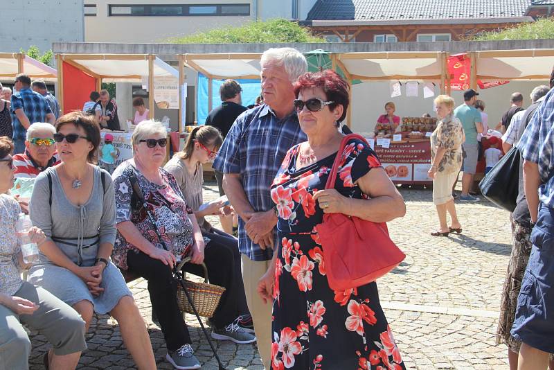 Desáté výročí letos oslavily Slavnosti kroje ve Velké Bystřici na Olomoucku