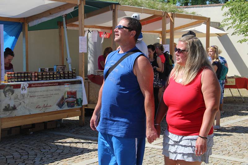 Desáté výročí letos oslavily Slavnosti kroje ve Velké Bystřici na Olomoucku