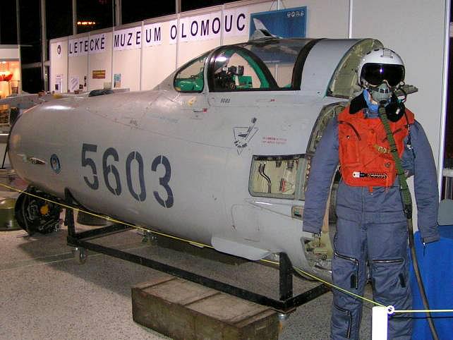 Letecké muzeum otevírá: vyhlídkové lety i bojová technika - Olomoucký deník
