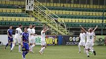 Fotbalisté HFK Olomouc (v bílém) porazili Frýdek-Místek 2:0