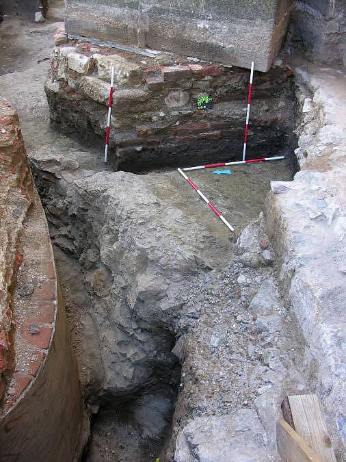 Archeologické nálezy u kostela Panny Marie Sněžné v Olomouci