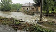 Záplavy v Bernarticích, část Buková, pondělní stav