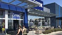 Zákazníky přivítal i JYSK. Olomoucké obchody po uvolnění části restrikcí v pondělí 27. dubna 2020