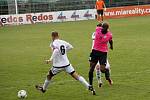 Fotbalisté Holice (v bílém) podlehli Havířovu 1:2.