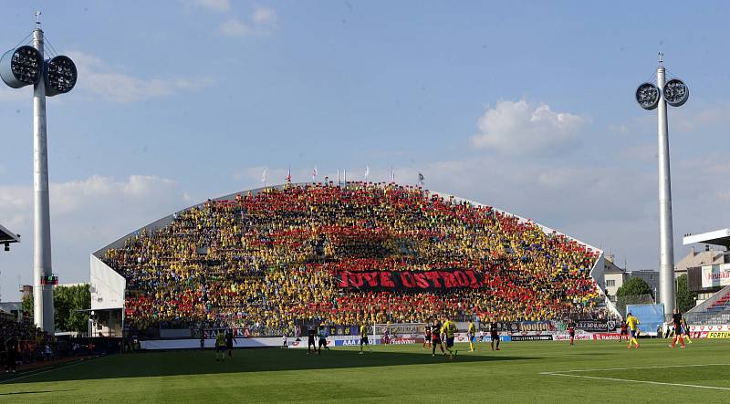 Fanoušci Opavy na Andrově stadionu v Olomouci