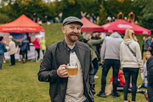 Parta nadšenců zve na pátý ročník festivalu Jak chutná Lošov, který se v této části Olomouce uskuteční v sobotu 10. září.