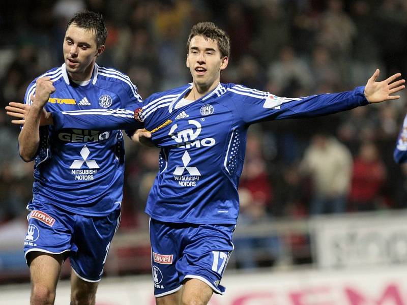 Michal Ordoš a Tomáš Hořava se radují z gólu
