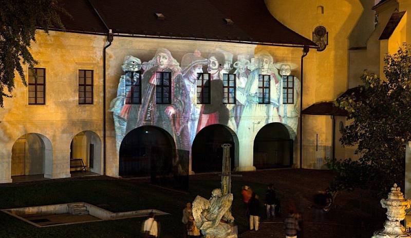 Videomapping na fasádě Arcidiecézního muzea v Olomouci. Festival Vzáří