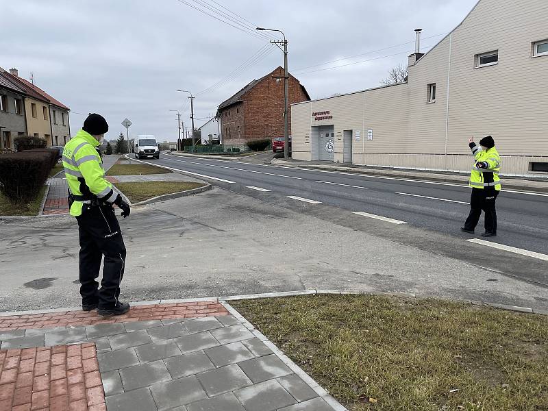 Kontrolní stanoviště v Krčmani, směr okres Přerov, 1. března 2021