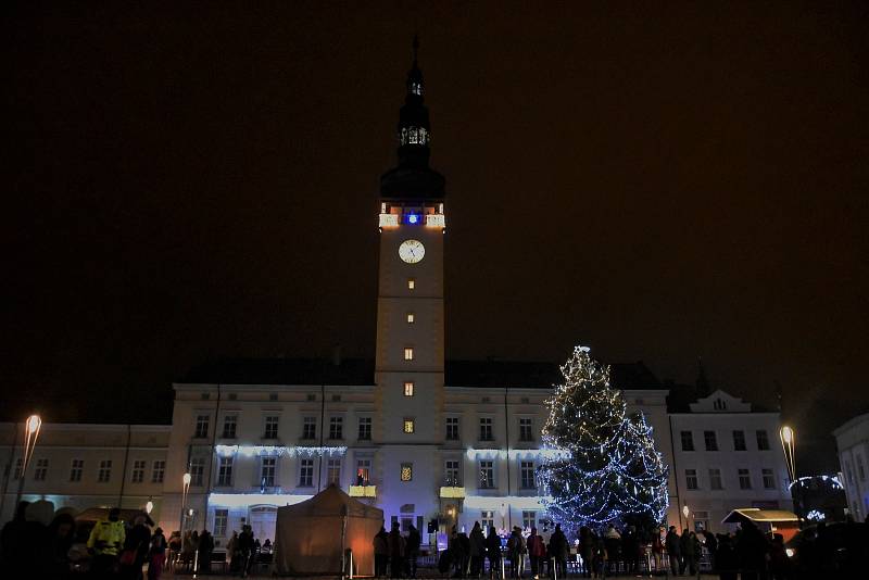 Rozsvěcování vánočního stromu v centru Litovle, 27. 11. 2020