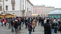 Olomoučtí občané se naposledy rozloučili s Václavem Havlem na Horním náměstí.