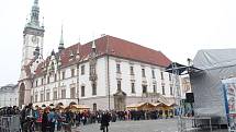 Olomoučtí občané se naposledy rozloučili s Václavem Havlem na Horním náměstí.