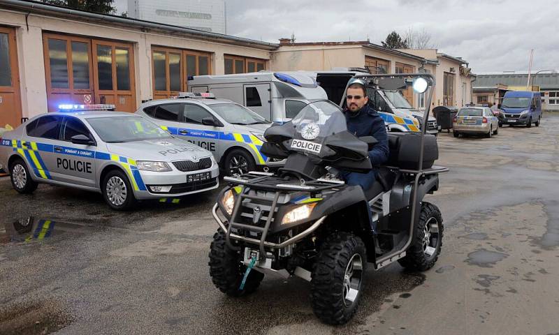 Představení nových policejních vozů v Olomouci