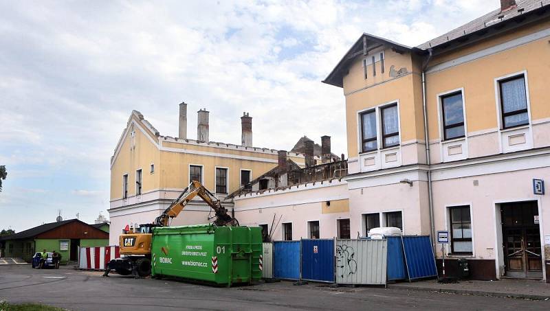 Demolice části nádraží ve Šternberku. 20. 8. 2019