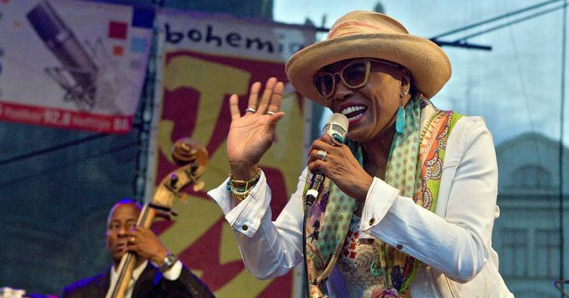 Dee Dee Bridgewater na olomouckém Horním náměstí