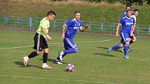 Litovel porazila v krajském přeboru Rapotín 1:0. Martin Miklánek (v modrém)