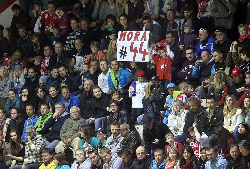 Fanoušci Mory na postupovém zápase Olomouce s Mladou Boleslaví