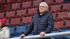 Petr Uličný na tribuně Androva stadionu v Olomouci