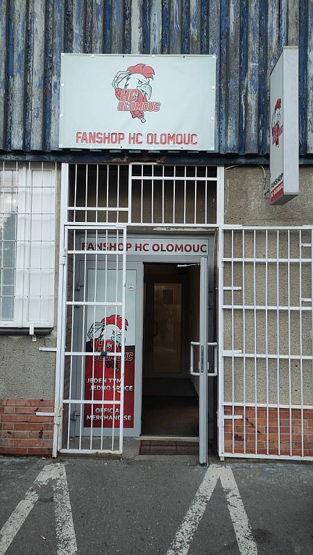 Fanshop HC Olomouc letos jede.