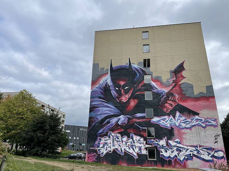 Batman, autoři Slider, Soten, Pauser.Street. Areál FN Olomouc. Street art v Olomouci