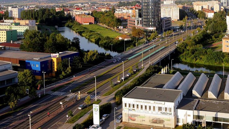Most přes Moravu na třídě Kosmonautů v Olomouci. Ilustrační foto