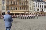 Vojenská hudba zněla v sobotu 1. září centrem Olomouce. Na Horním náměstí, před tamní radnicí, pokračoval XXIV. Mezinárodní festival vojenských hudeb. Na snímku je Vojenská hudba Olomouc
