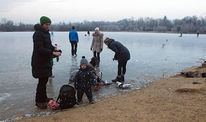 Zamrzlé přírodní koupaliště Poděbrady u Olomouce - 24.1.2019