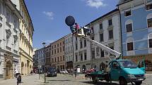 Euforie Veroniky Psotkové při instalaci na Horním náměstí v Olomouci