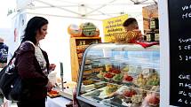 Stovky lidí zaplnily v sobotu Smetanovy sady Výstaviště Flora Olomouc. Přilákal je tam už druhý ročník dobrého jídla a pití Garden Food Festival.