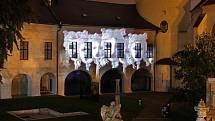 Videomapping na fasádě Arcidiecézního muzea v Olomouci. Festival Vzáří