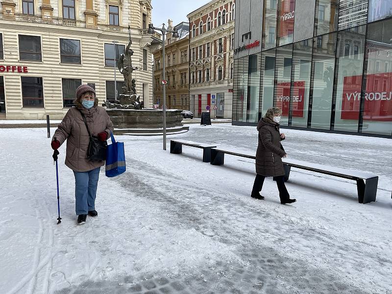 Ledovka a sníh v Olomouci, 8. února 2021