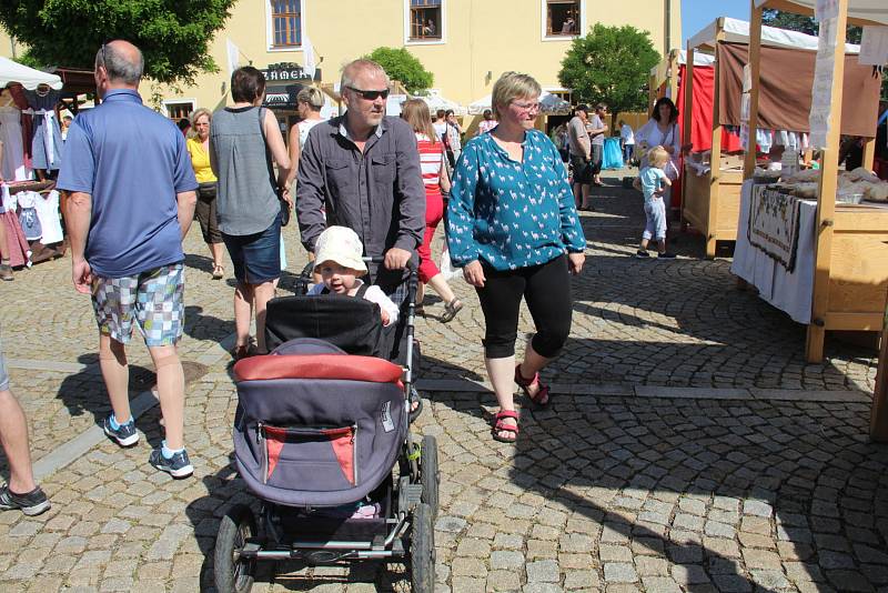 Desáté výročí letos oslavily Slavnosti kroje ve Velké Bystřici na Olomoucku