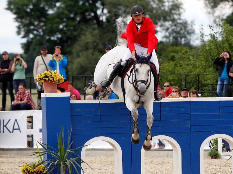 Zdeněk Hruška a Calata. Světový pohár v jezdeckém areálu Equine Sport Centre v Olomouci