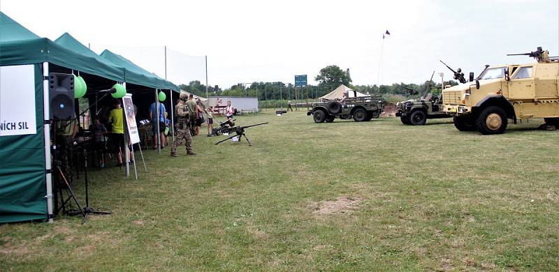 Army Day na baseballovém hřišti na Lazcích