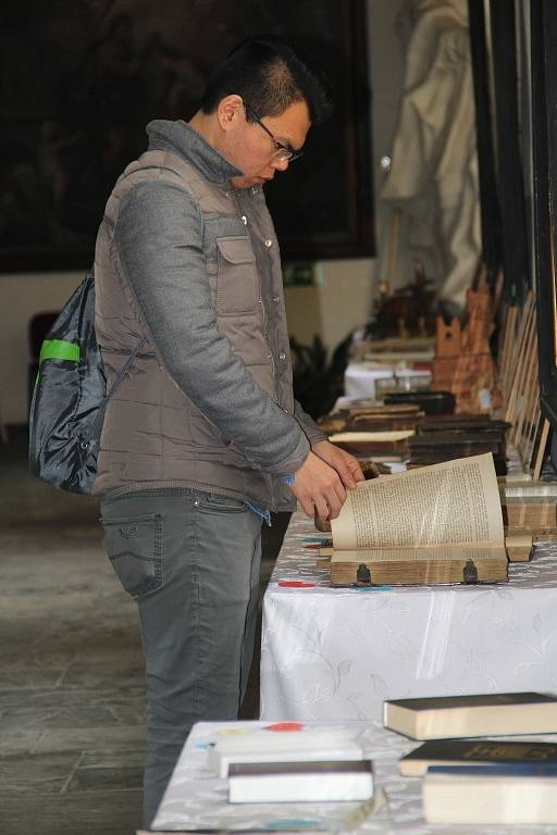 Výstava Bible včera, dnes a zítra v kostele svatého Michala v Olomouci