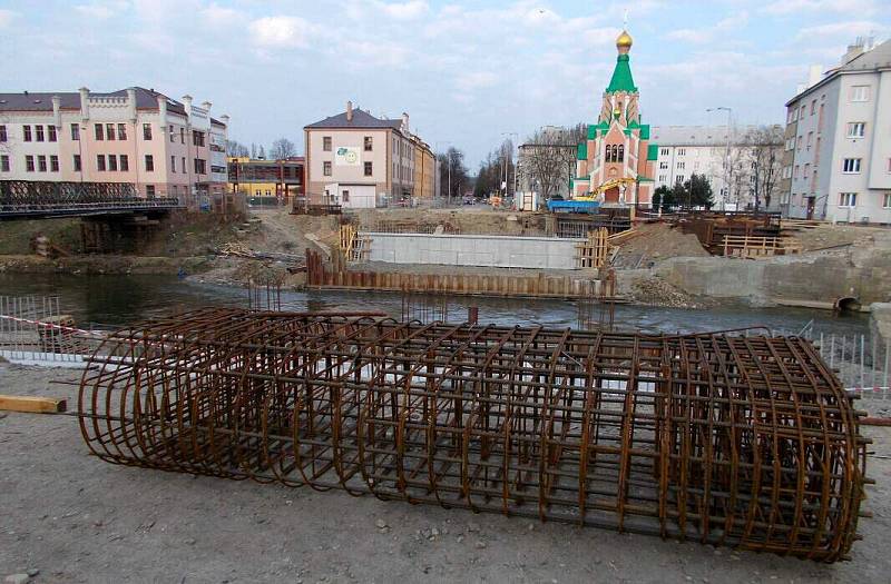 Stavba nového mostu v Komenského ulici v Olomouci. 24.3.2019