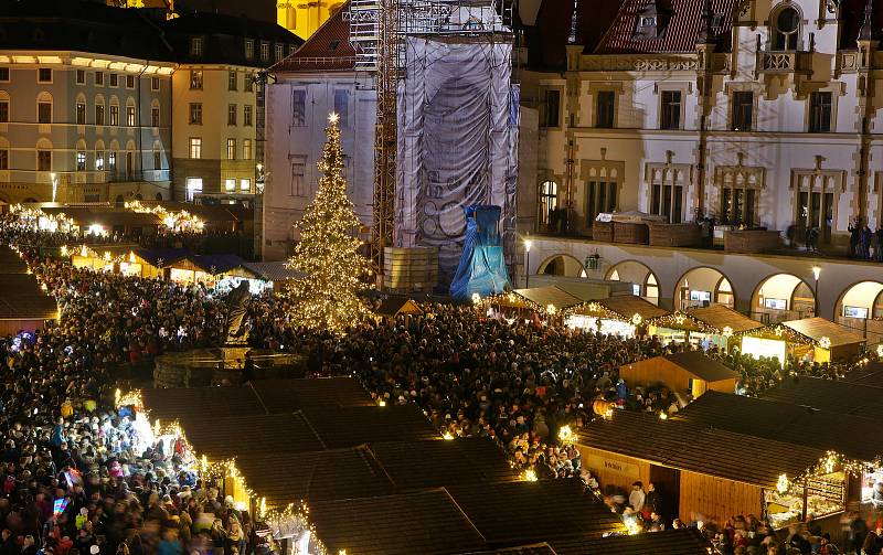 Rozsvícení vánočního stromu na Horním náměstí v Olomouci, 22. 11. 2019