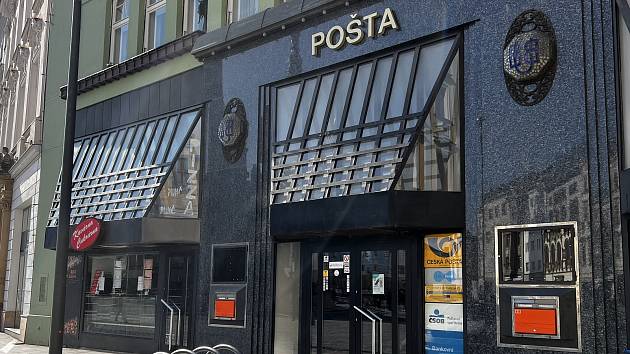 Pobočka České pošty na Horním náměstí v Olomouci