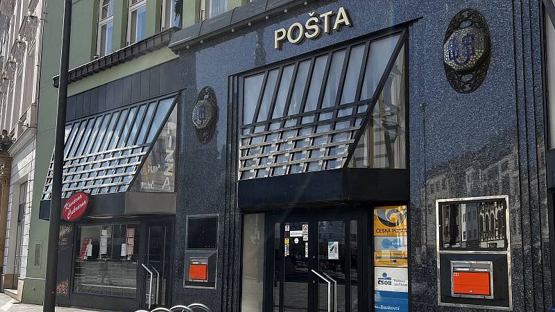 Pobočka České pošty na Horním náměstí v Olomouci