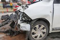 Při srážce osobních aut na okraji Drahanovic se zranila řidička a dítě.