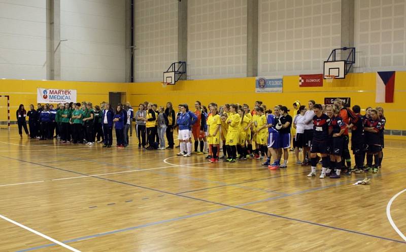 Třetí ročník turnaje fotbalistek Christmas Cup 2013