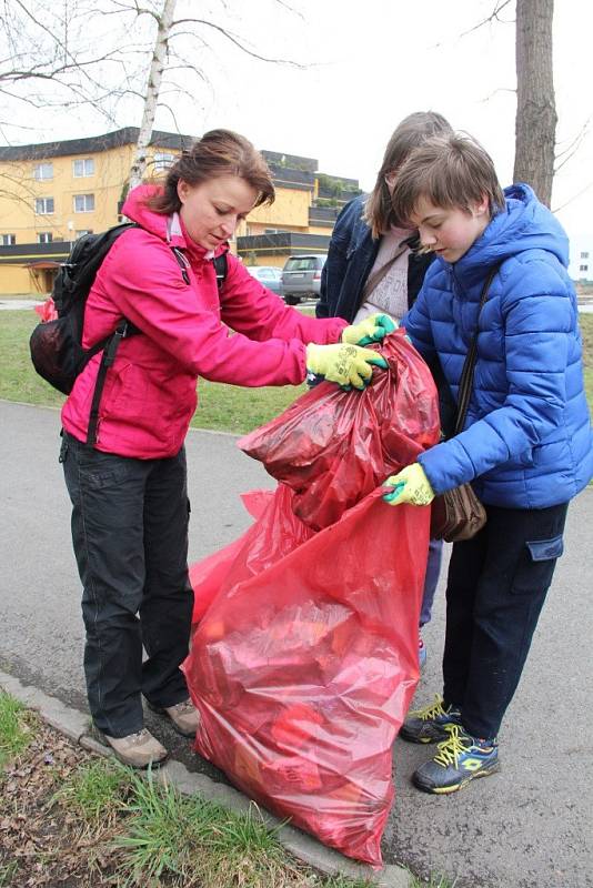 Úklid břehů Mlýnského potoka – 28. 3. 2015