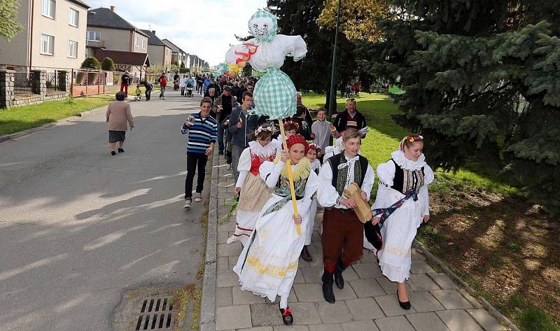 Vynášení zimy v Troubelicích na Olomoucku, duben 2014