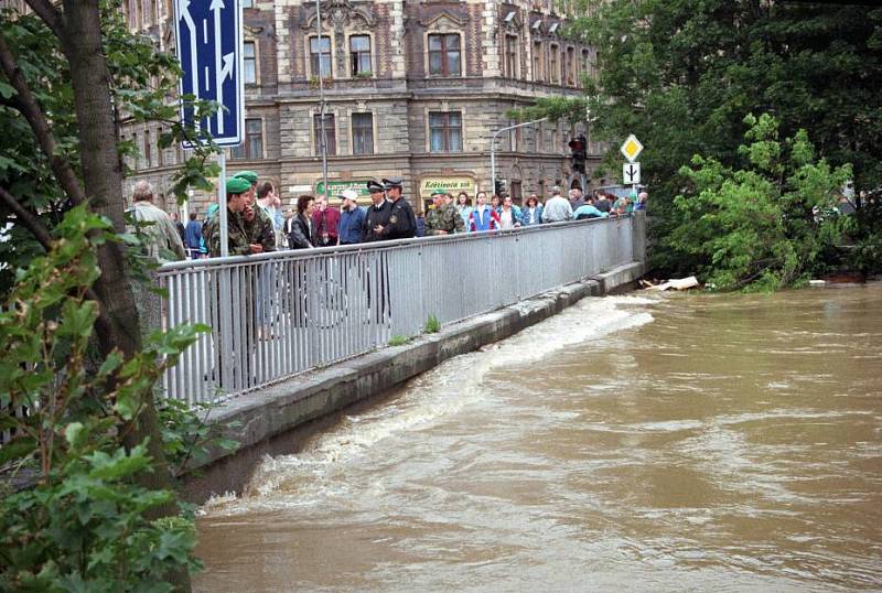 Most v Komenského ulici, Olomouc, 9. července 1997 dopoledne