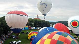 Balony nad Bouzovem: sobotní starty - Olomoucký deník