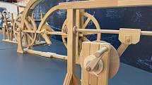V Galerii Šantovka v Olomouci v sobotu začala výstava legendárních strojů renesančního umělce a konstruktéra Leonarda Da Vinciho. 15. ledna 2022