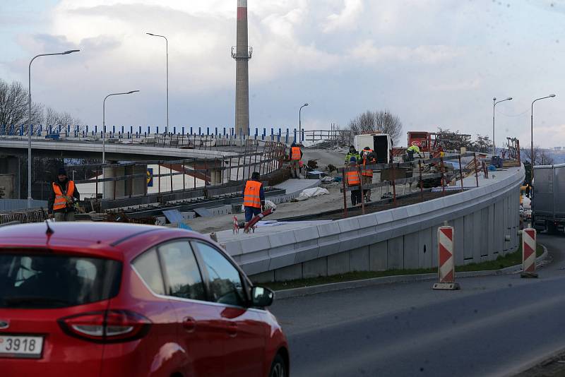 Přerov - práce na stavbě estakády a mimoúrovňového křížení v Předmostí, březen 2021