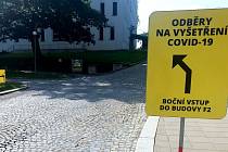 Odběrové místo pro testy na koronavirus ve fakultní nemocnici  Olomouc